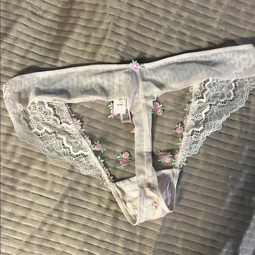 NWT Victoria’s Secret Elegant pink embroidered Lace Floral thong xl - Picture 4 of 8